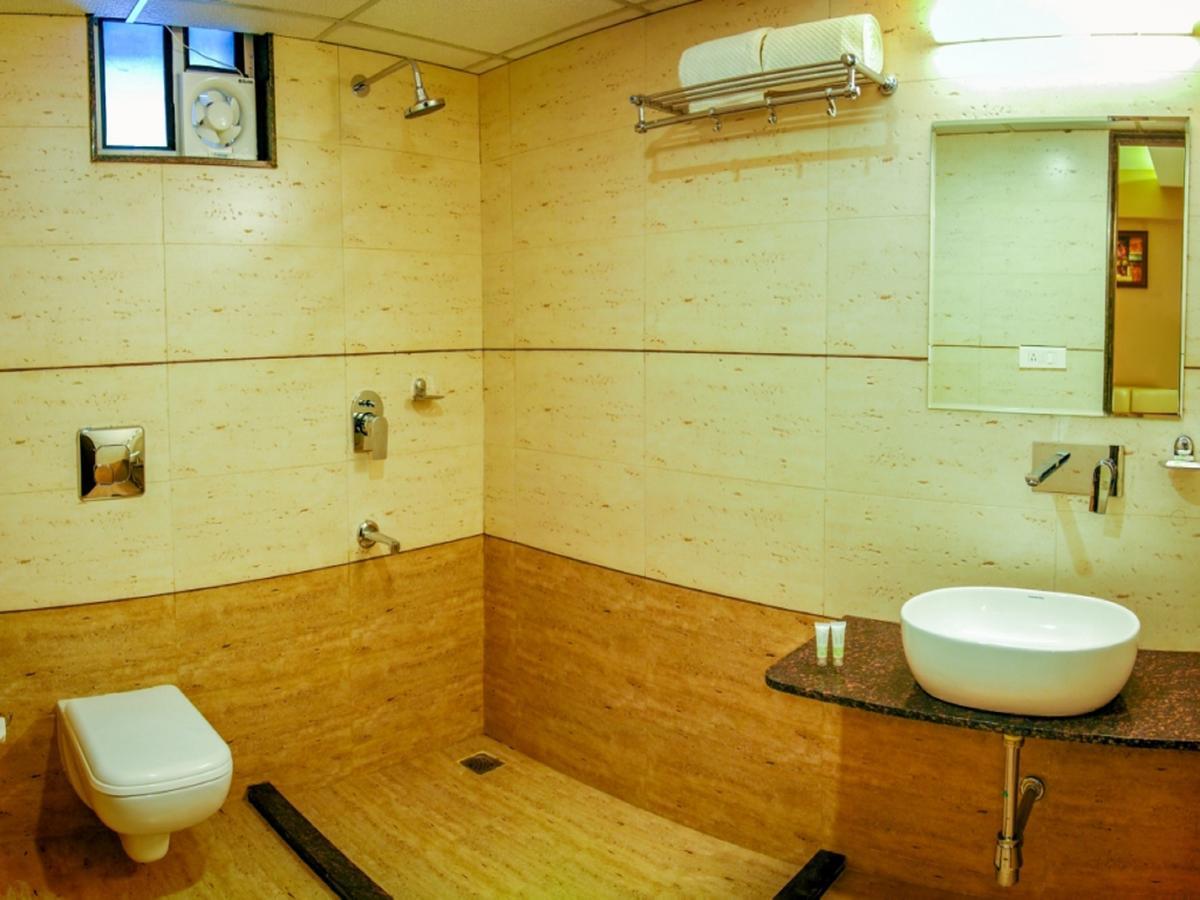 Royal Inn Khandwa Экстерьер фото
