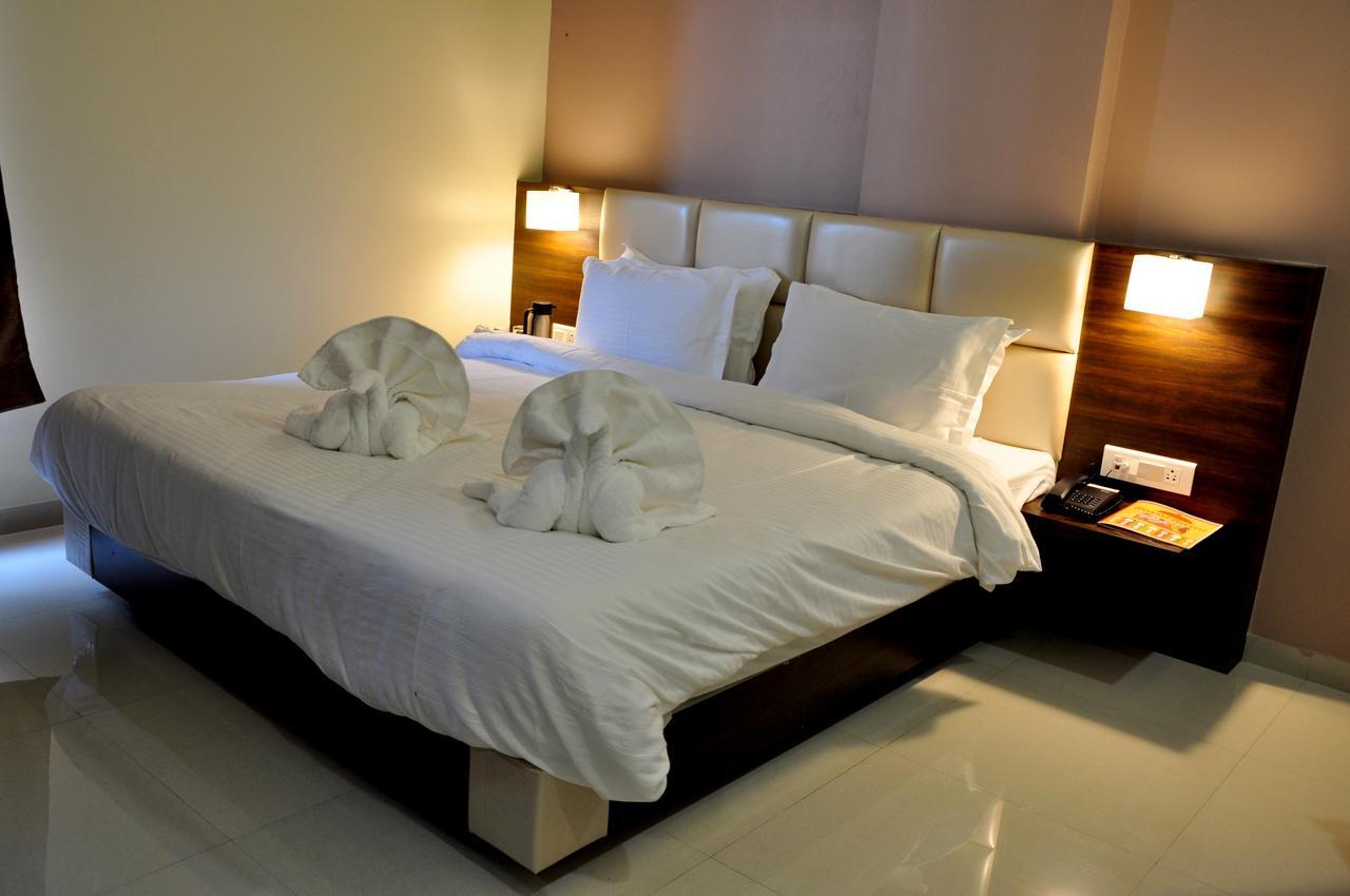 Royal Inn Khandwa Экстерьер фото