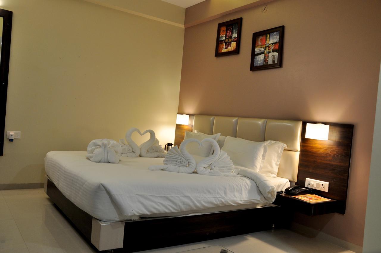 Royal Inn Khandwa Экстерьер фото
