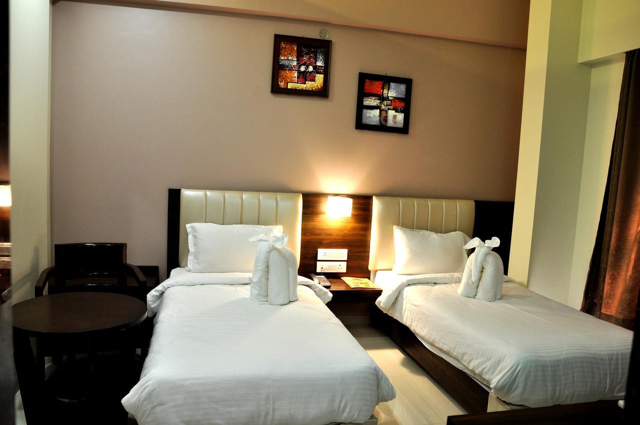 Royal Inn Khandwa Экстерьер фото